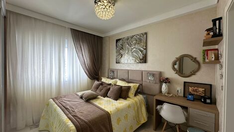 SEASON - APARTMENT WITH 3 SUITES IN THE CENTER OF BALNEARIO CAMBORIU