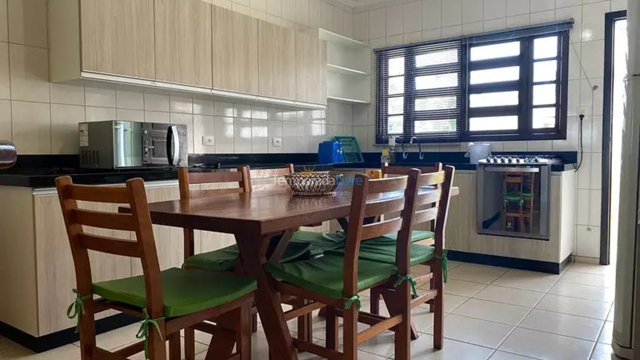 Casa para alquiler de vacaciones em Bombinhas (Praia de Bombas)