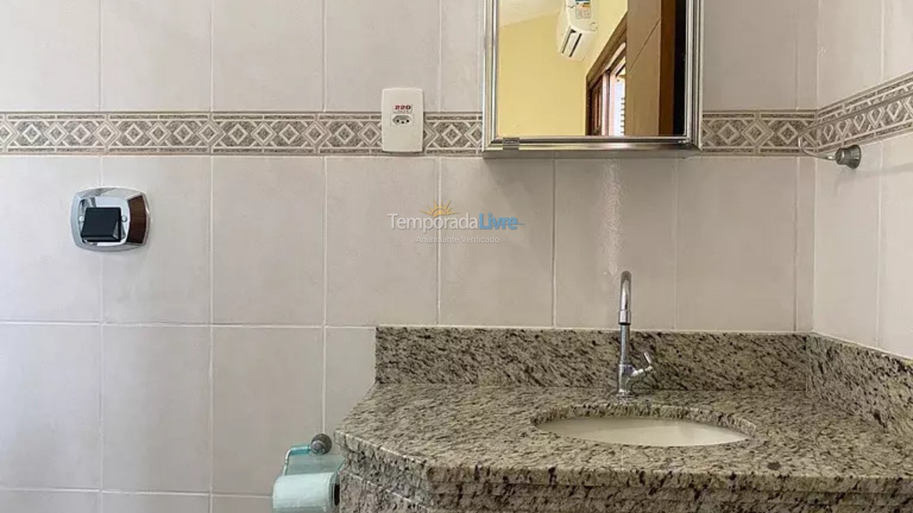 Casa para alquiler de vacaciones em Bombinhas (Praia de Bombas)