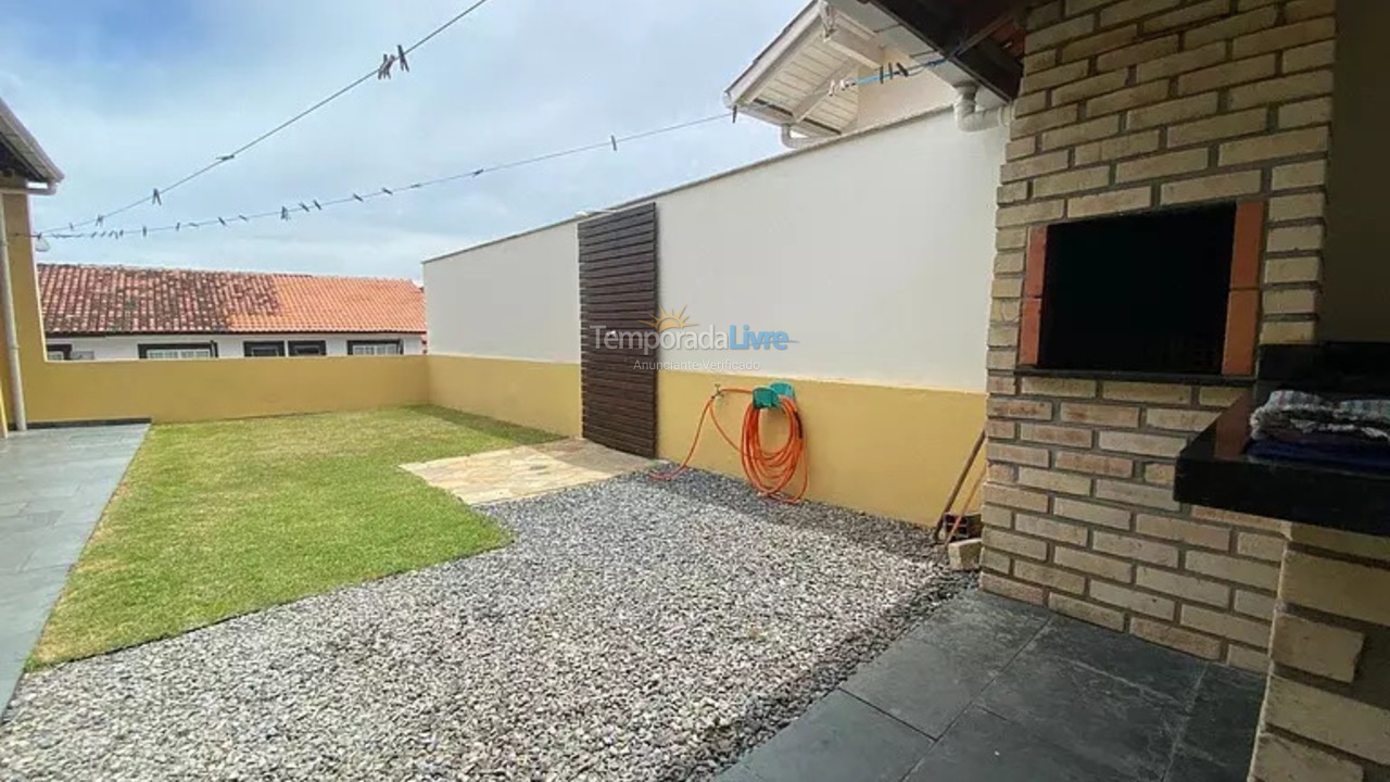 Casa para alquiler de vacaciones em Bombinhas (Praia de Bombas)