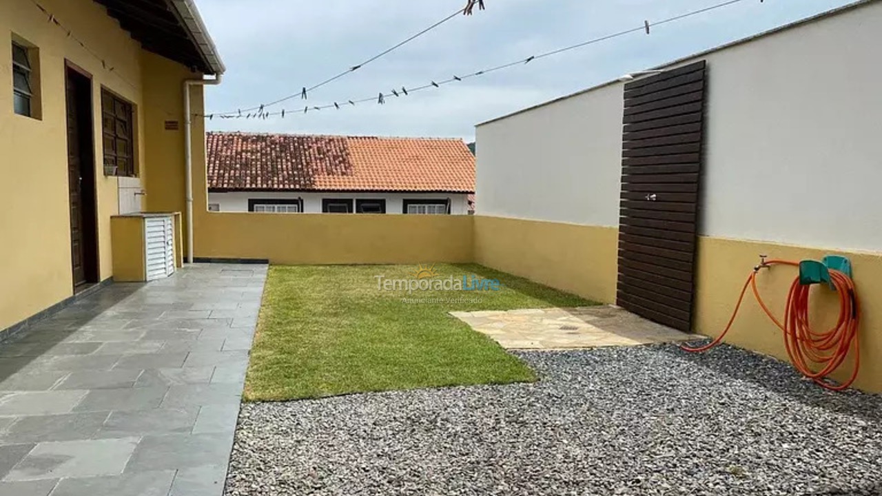 Casa para alquiler de vacaciones em Bombinhas (Praia de Bombas)