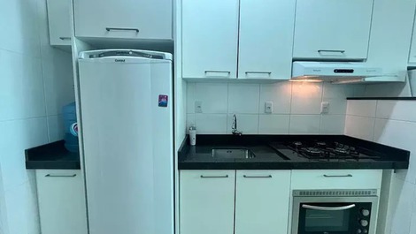 Apartamento com 3 dormitórios climatizados em Bombas para 8 pessoas