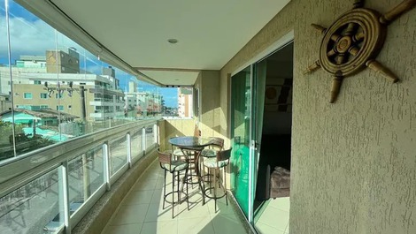 Apartamento com 3 dormitórios climatizados em Bombas para 8 pessoas