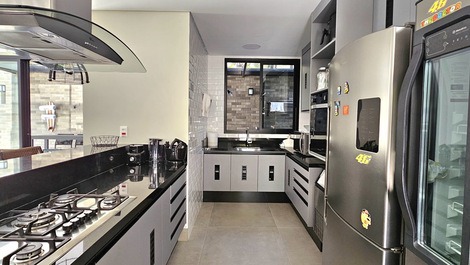 Juquehy Beach - Gated Community