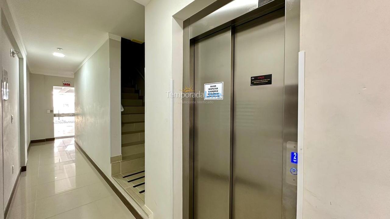 Apartment for vacation rental in Bombinhas (Praia de Bombas)