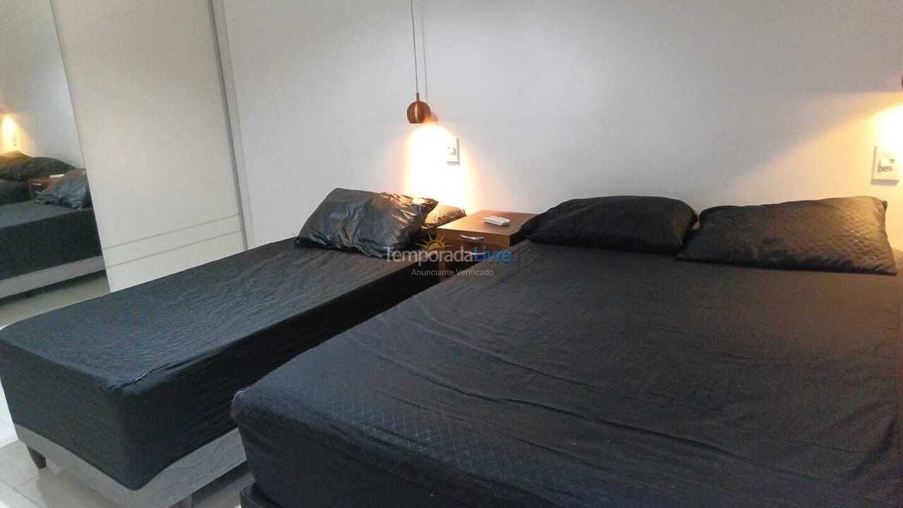 Apartamento para aluguel de temporada em Guarujá (Pitangueiras)