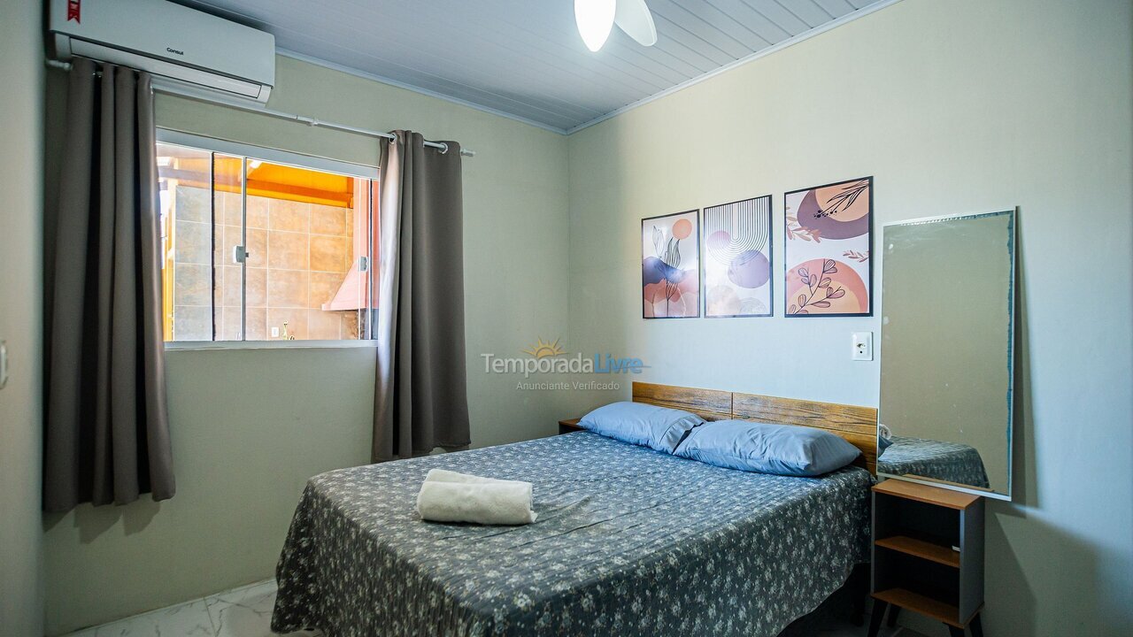 Casa para aluguel de temporada em Navegantes (Meia Praia)