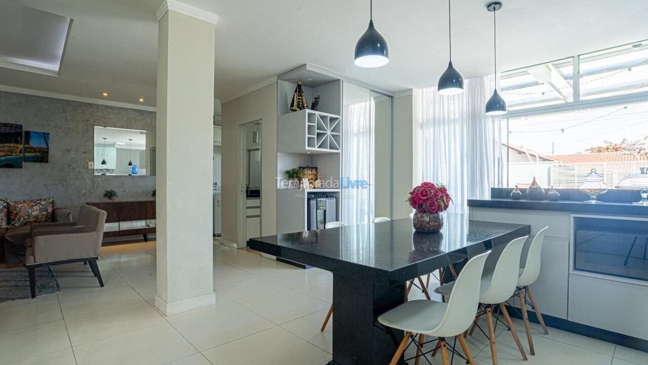 Casa para alquiler de vacaciones em Navegantes (Meia Praia)