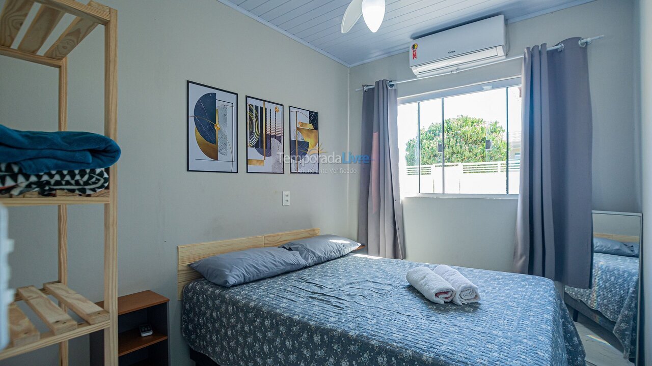 Casa para aluguel de temporada em Navegantes (Meia Praia)