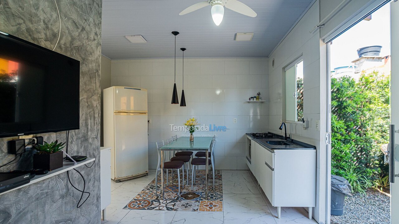 Casa para aluguel de temporada em Navegantes (Meia Praia)