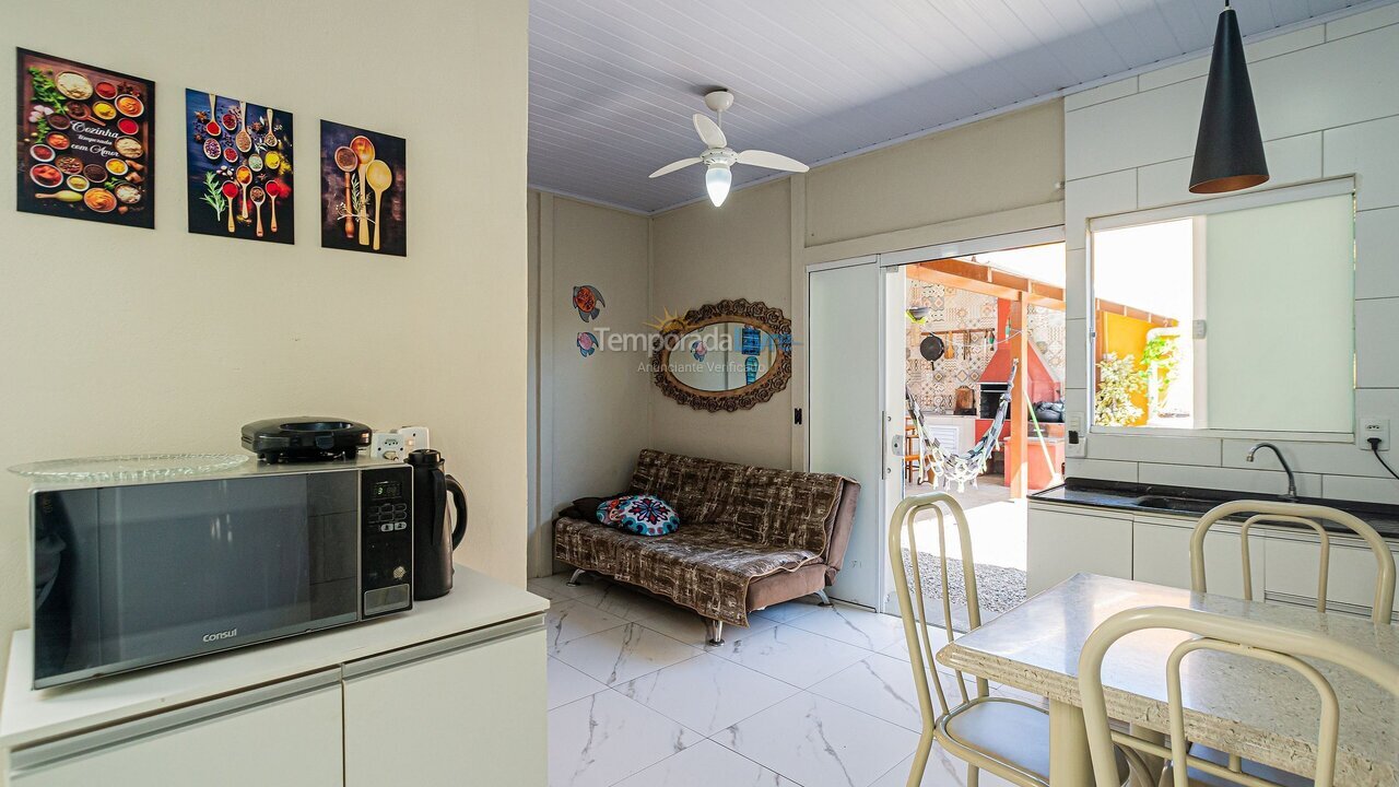 Casa para aluguel de temporada em Navegantes (Meia Praia)