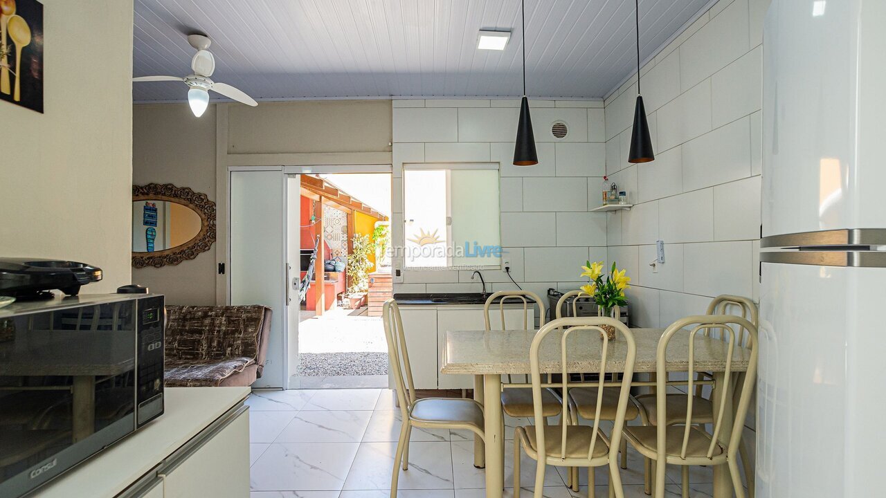 Casa para aluguel de temporada em Navegantes (Meia Praia)