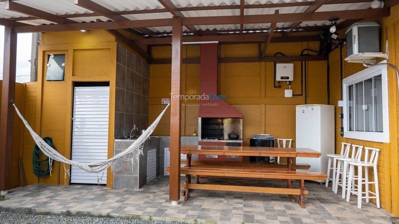 Casa para aluguel de temporada em Navegantes (Meia Praia)