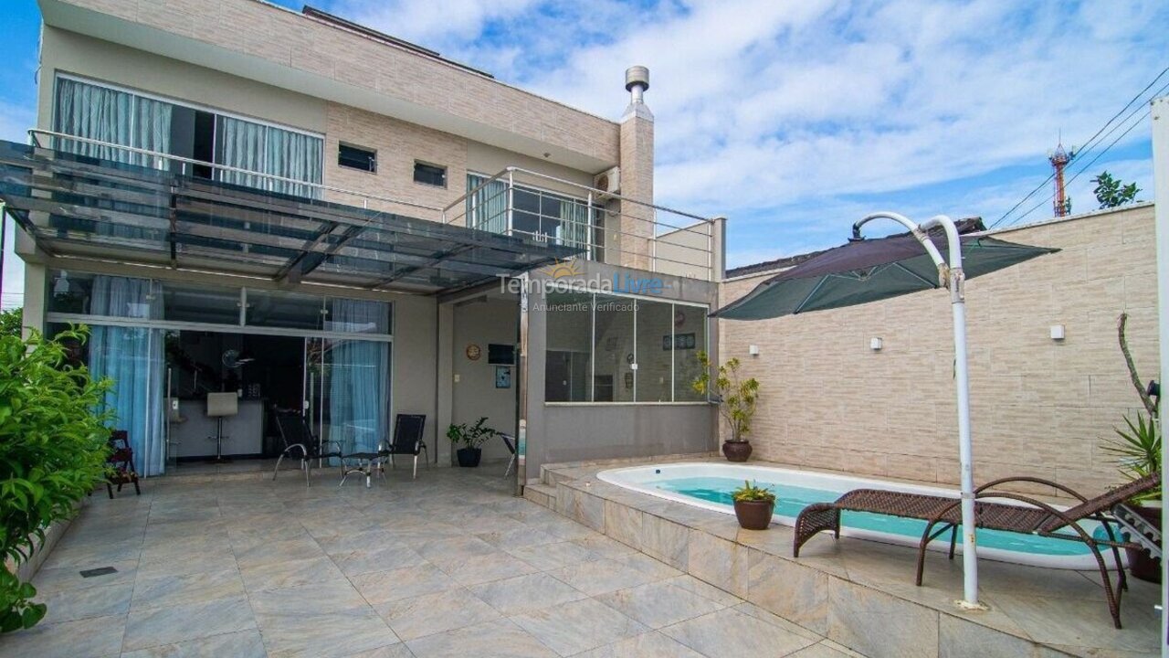 Casa para alquiler de vacaciones em Navegantes (Meia Praia)
