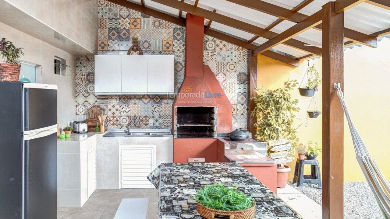 Casa para aluguel de temporada em Navegantes (Meia Praia)