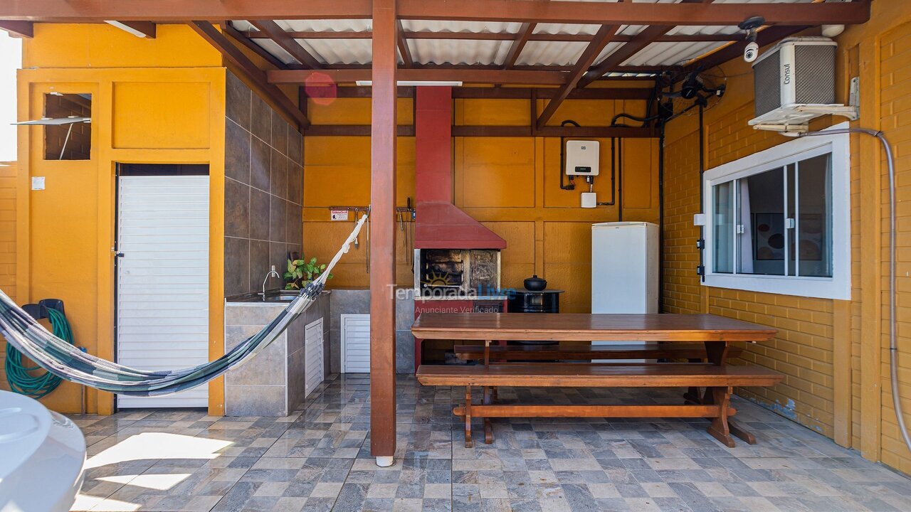 Casa para aluguel de temporada em Navegantes (Meia Praia)