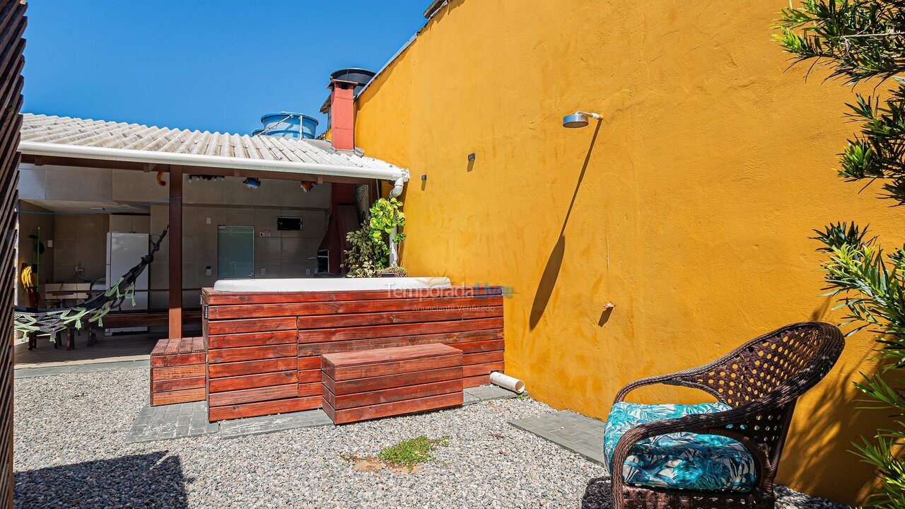 Casa para aluguel de temporada em Navegantes (Meia Praia)