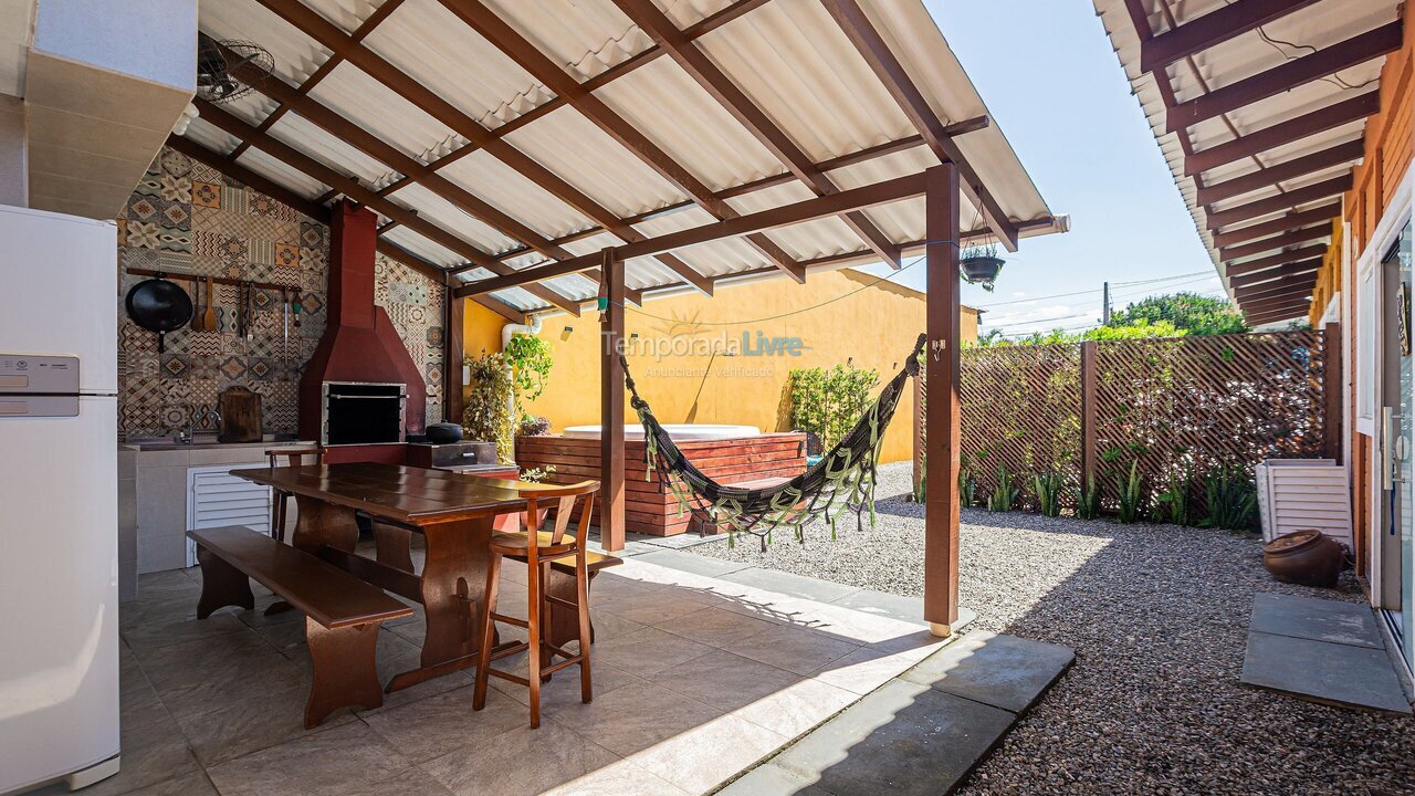 Casa para aluguel de temporada em Navegantes (Meia Praia)