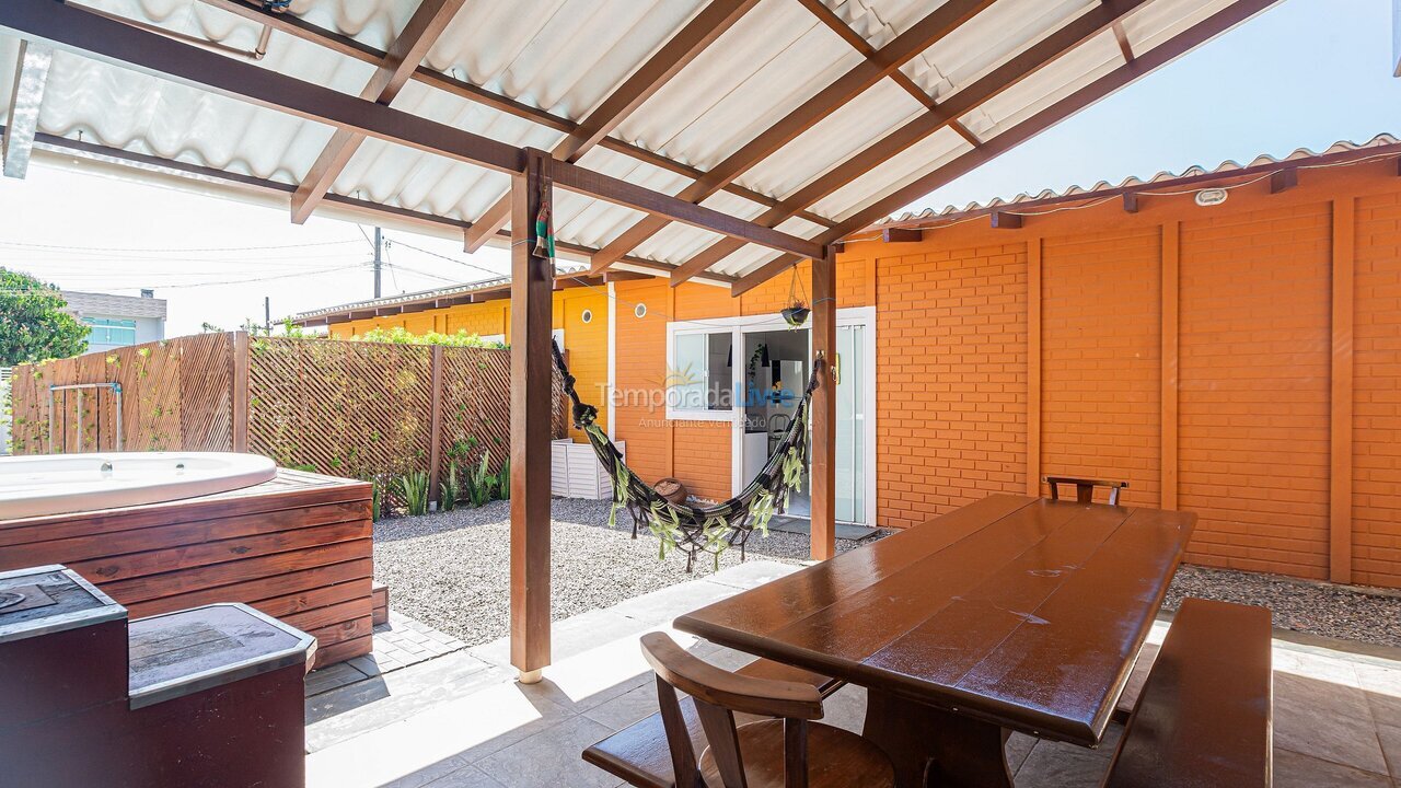 Casa para aluguel de temporada em Navegantes (Meia Praia)
