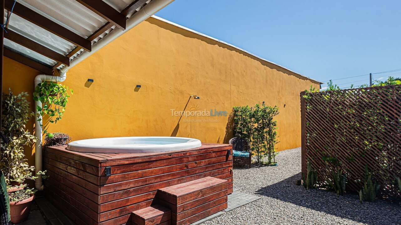 Casa para aluguel de temporada em Navegantes (Meia Praia)