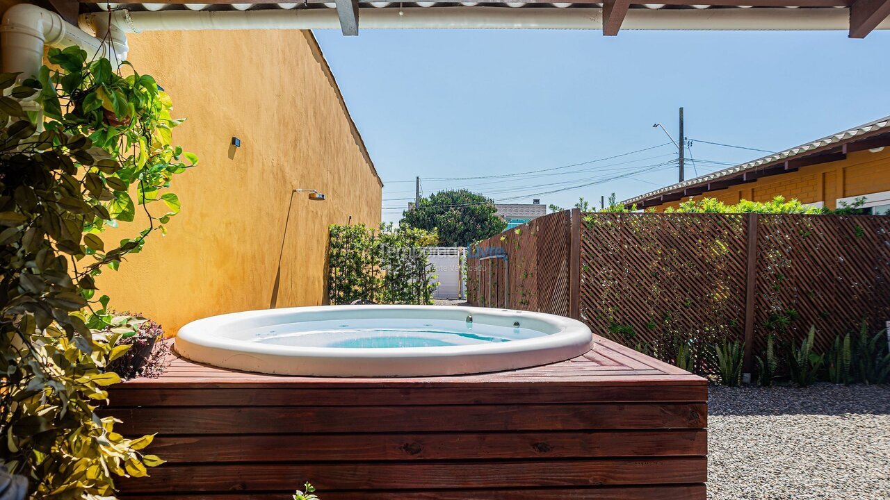 Casa para aluguel de temporada em Navegantes (Meia Praia)