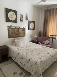 LINDO APARTAMENTO PÉ NA AREIA,PRAIA PITANGUEIRAS - GUARUJÁ