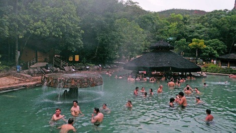 Entretenimento, música, show no parque das fontes