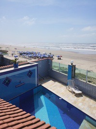 SOBRADO COM PISCINA, HIDRO E PRAINHA PÉ NA AREIA 😂⛱️🏊🏻