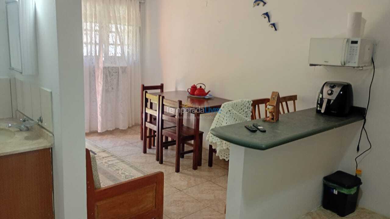 Apartamento para aluguel de temporada em Ubatuba (Santa Rita)