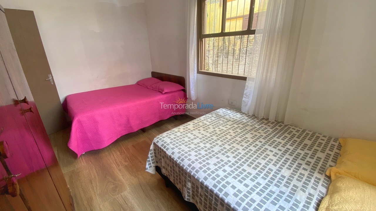 Casa para aluguel de temporada em Bombinhas (Praia de Bombinhas)