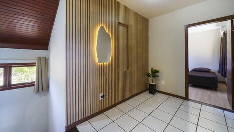 CASA JUNTO AL MAR EN EL CENTRO DE BOMBINHAS