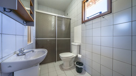 CASA JUNTO AL MAR EN EL CENTRO DE BOMBINHAS