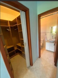 Spacious house with 4 suites 300m from Campeche Beach – Florianópolis