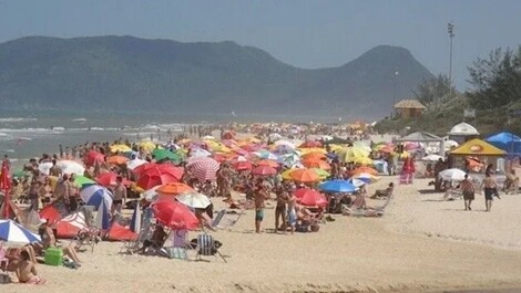 Spacious house with 4 suites 300m from Campeche Beach – Florianópolis