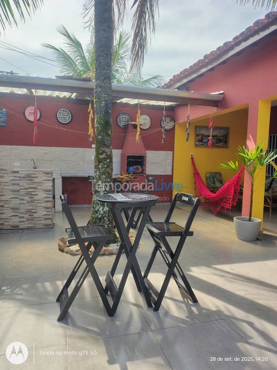 Casa para aluguel de temporada em Caraguatatuba (Praia da Cocanha)