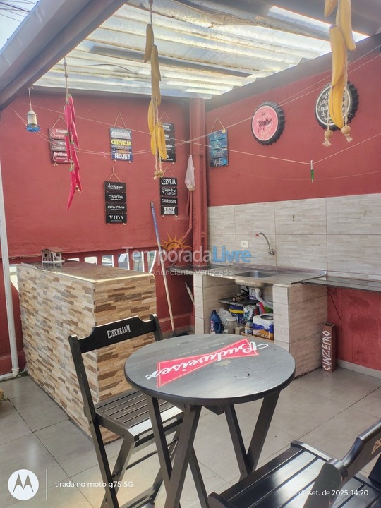 Casa para aluguel de temporada em Caraguatatuba (Praia da Cocanha)