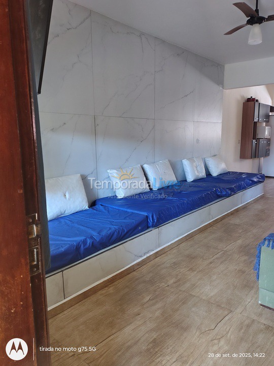 Casa para aluguel de temporada em Caraguatatuba (Praia da Cocanha)