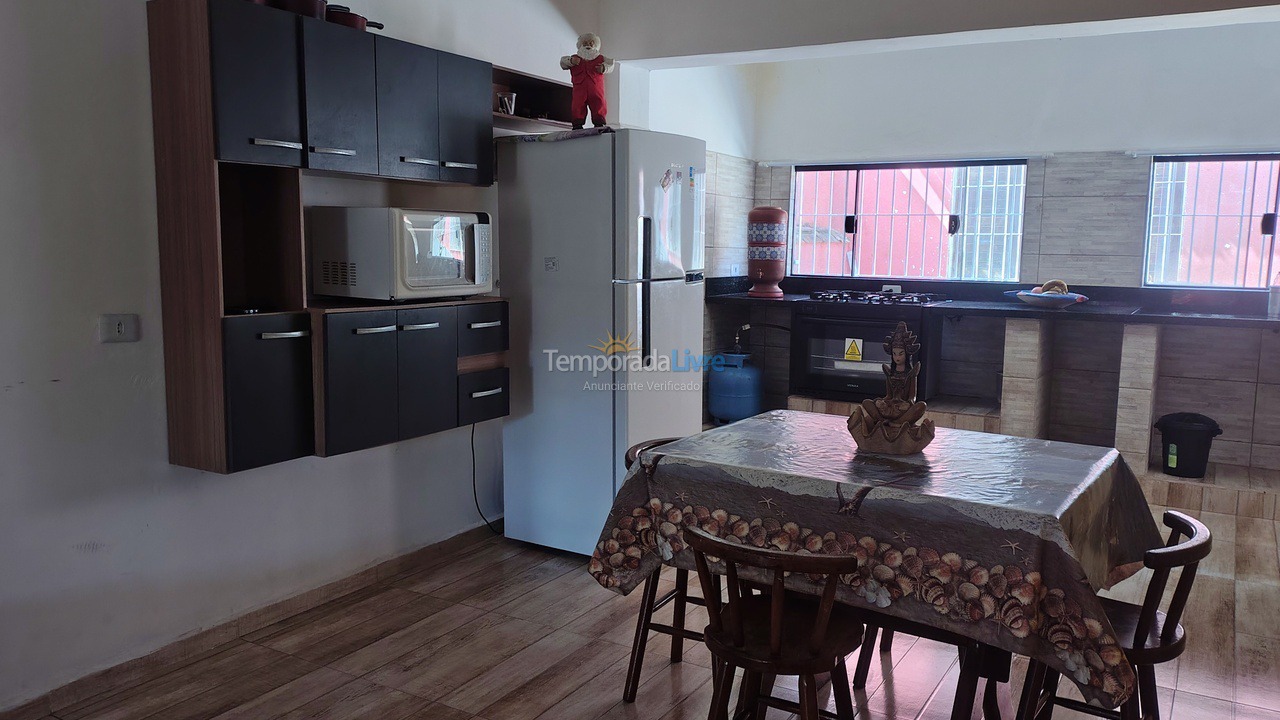 Casa para aluguel de temporada em Caraguatatuba (Praia da Cocanha)