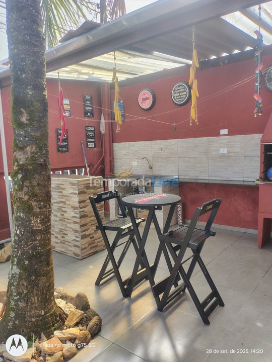 Casa para aluguel de temporada em Caraguatatuba (Praia da Cocanha)