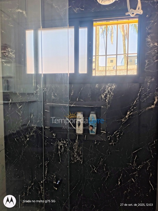 Casa para aluguel de temporada em Caraguatatuba (Praia da Cocanha)