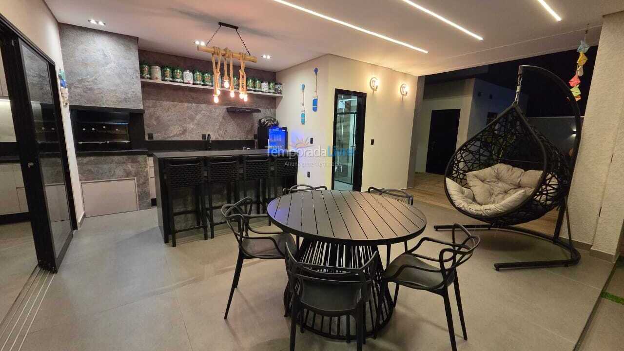 Casa para aluguel de temporada em Itapoá (Itapema do Norte)