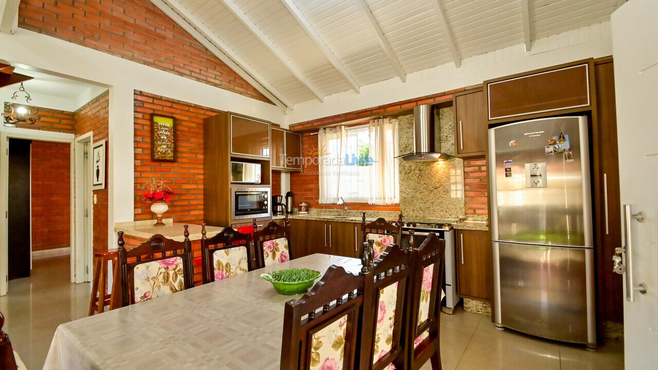 Casa para aluguel de temporada em Florianópolis (Ponta das Canas)