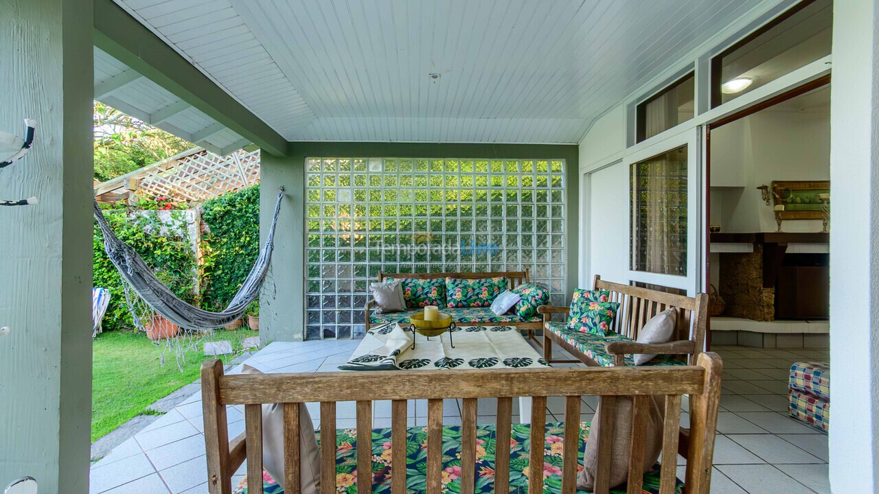 Casa para aluguel de temporada em Florianópolis (Brava)