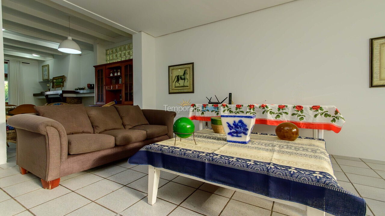 Casa para aluguel de temporada em Florianópolis (Brava)