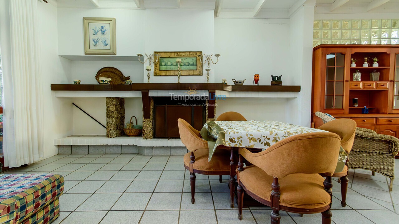 Casa para aluguel de temporada em Florianópolis (Brava)