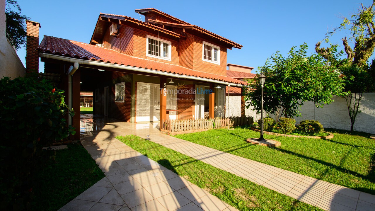 Casa para aluguel de temporada em Florianopolis (Canasvieiras)