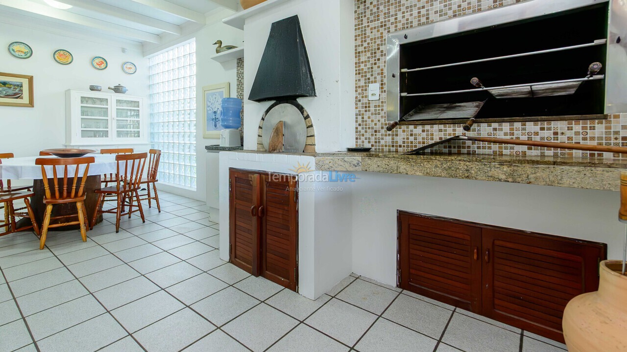 Casa para aluguel de temporada em Florianópolis (Brava)