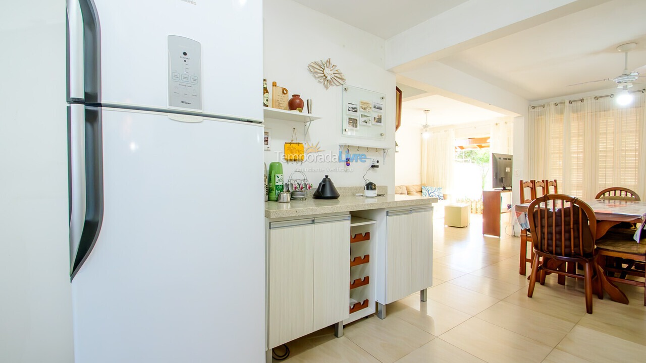 Casa para aluguel de temporada em Florianopolis (Canasvieiras)