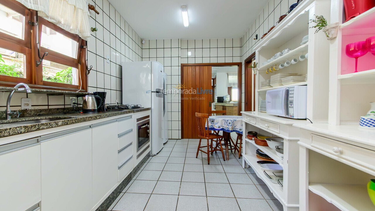 Casa para aluguel de temporada em Florianópolis (Brava)