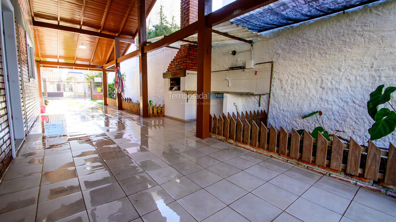 Casa para aluguel de temporada em Florianopolis (Canasvieiras)